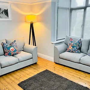 Horsforth Lodge Holiday home